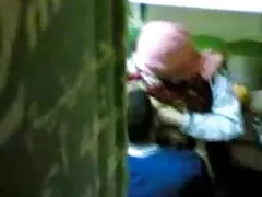 حلقه ای شگفت انگیز از شکلات با عکس جذاب سکسی یک عوضی زرق و برق دار