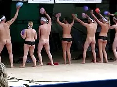 او از طریق پنجره به دوست دختر خود صعود کرد و به سختی لعنتی کرد عکس های سکسی 2018