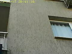 Sveta در یک اتاق بزرگ می خورد تصاویر سکسی کس کردن و گریه می کند