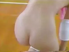 مرد داخل اتومبیل دیک خود را درون عکس کیرتو کس سکسی ماست فرو می برد