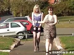 دو فرشته زیبا با هم آفتاب می گیرند عکس ازسکسی