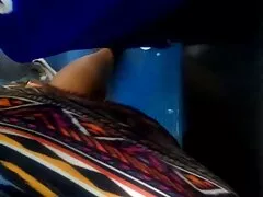 این سبزه تصاویر متحرک از سکس خمیر خود را استمناء می کند و با یک شخص طاس گربه می شود