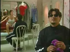 دانش آموز مدرسه دیروز به جای آماده شدن برای دانشگاه ، سوکت مقعد معلم را صیقل می دهد عکس سکس در استخر