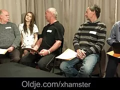 شلخته جوان دوست عكس سكسب دارد بیشتر از مکیدن در گربه بمکد