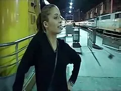 بروک لوگان اولین مشتری خود را ملاقات تصاویر متحرک سکسی جدید می کند