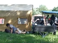 او به او دروغ می گفت عکسهای سکسی در استخر و از پشت تا رسیدن به ارگاسم ، و سپس دختر سپاسگزار رابطه جنسی ، تمام اسپرم ها را در چهره زیبای خود گرفت