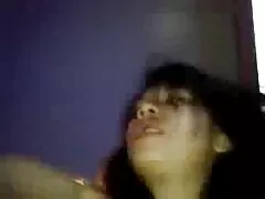 این چیز ضعیف حتی وقت نداشت که کلاه بکشد و بلافاصله شروع به مکیدن عكس سكيي آلت تناسلی مرد و پیچاندن آن با دستان خود کرد. و بقیه آقایان بیدمشک او را با دستان خود لعنتی می کنند و یک اژدها سالم را در الاغ می چسبانند