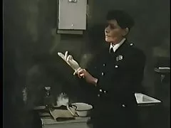 شوهر همسرش را عکس کیردختر با شریک زندگی خود از ورزشگاه فریب داد